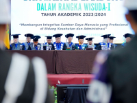 Wisuda Pertama Universitas Bandung Luluskan 296 Mahasiswa