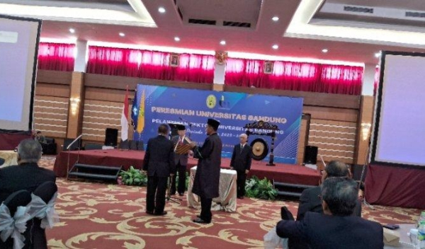 Pelantikan dan Peresmian Rektor Universitas Bandung